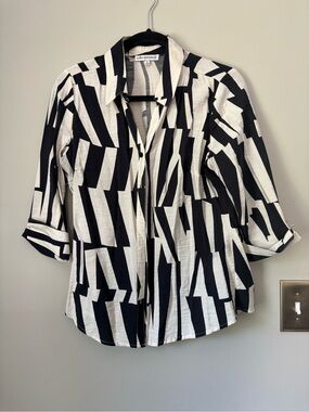 Sara Michelle - Black & White Geometric Button-Down Blouse